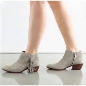Sam Edelman Paige Fringed Suede Ankle Boots. Size 5.5M